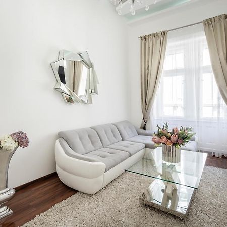 Opera Luxury Apartment With Free Parking Budapest Esterno foto