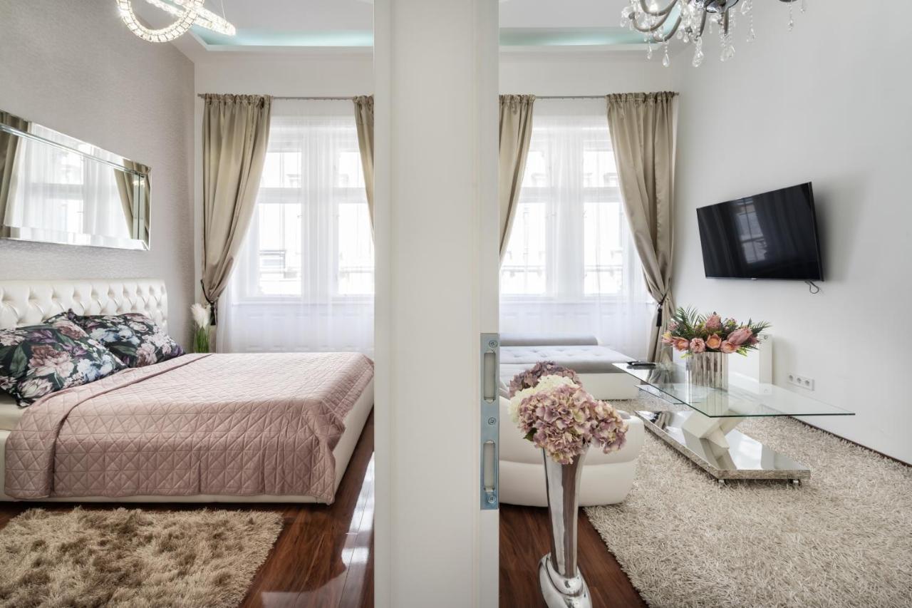 Opera Luxury Apartment With Free Parking Budapest Esterno foto