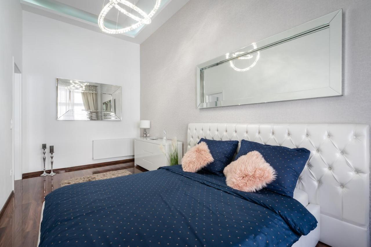 Opera Luxury Apartment With Free Parking Budapest Esterno foto